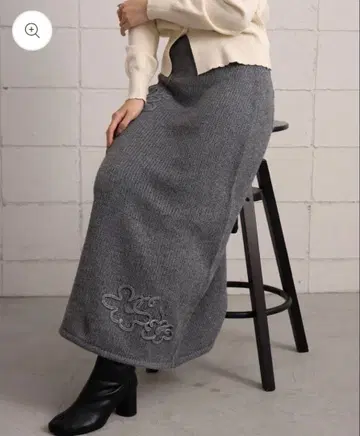 택 포함 새상품 Bab 그레이 꽃 자수 니트 플레어 스커트