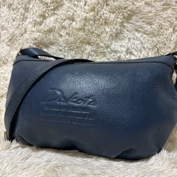 새상품급 x 레어 구하기 어려움 다코타 숄더백 엠보 가죽 천연 가죽 블루