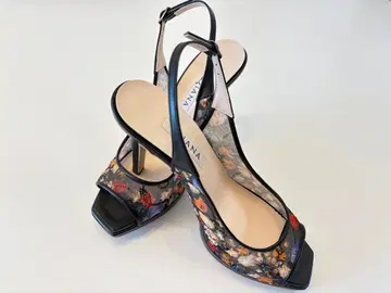 미사용 새상품급 다이애나 블랙 플라워 무늬 하이힐 23.5cm