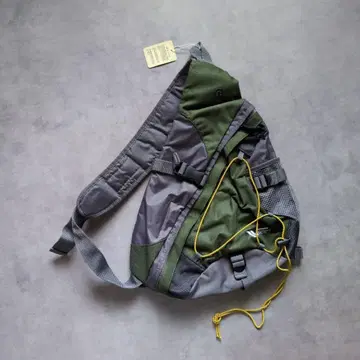 데드스탁 00s Y2K 원숄더 슬링백 이어폰 홀