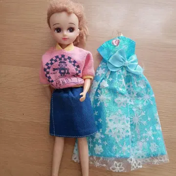 리카짱 인형 컬 금발 핑크 스웨터