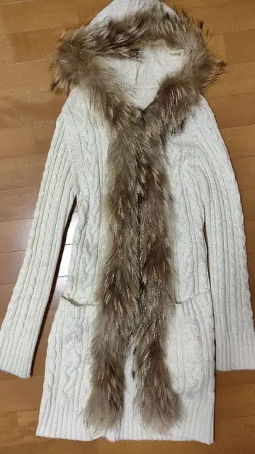 아이보리 후드 부착 롱 가디건