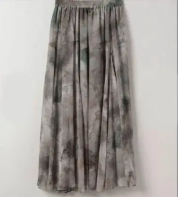 새상품급 지나시스 뉴앙스 프린트 플레어 스커트 보카시 그레이 시어