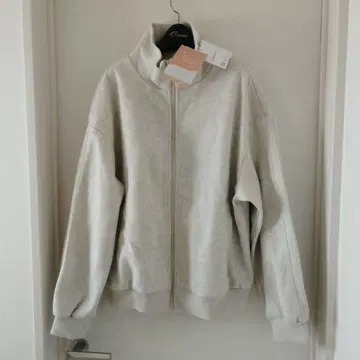 아카네코 Collaboration 점퍼 라이트 그레이