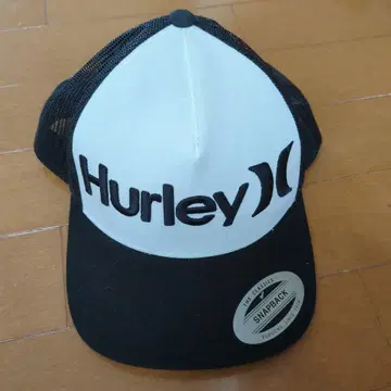 Hurley 스냅백 캡 화이트/블랙