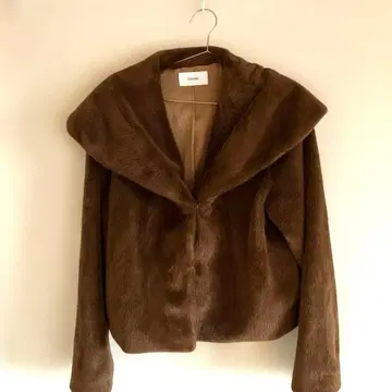 LIB JOIE 리브조아 숏 자켓 페이크 퍼