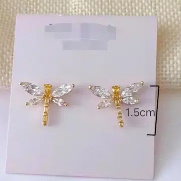 잠자리형 크리스탈 귀걸이 약 1.5cm