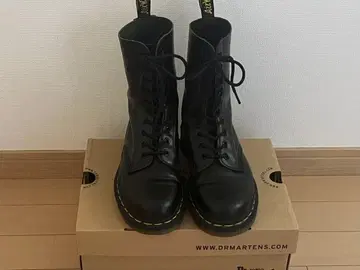 닥터마틴 여성용 부츠 10홀 박스 있음 사이즈 UK5 (24.0)