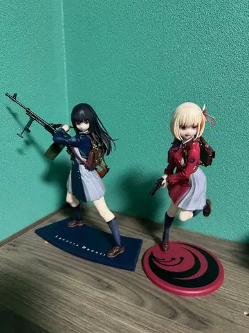 리코리스 리코일 니시키기 치사토 이노우에 타키나 피규어 세트 케이스 포함