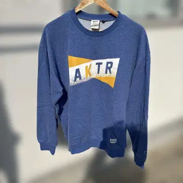 AKTR 네이비 크루넥 트레이닝복