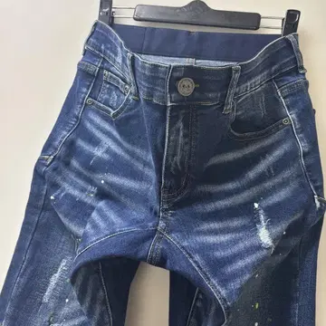 새상품급 레트로 엔진 스트레치 발군 페인트 데미지 데님 남성용