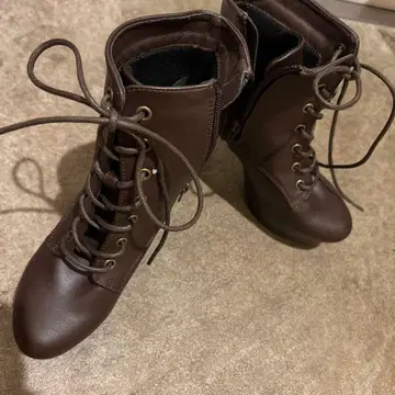 newlyme 브라운 레이스업 부티 하이힐