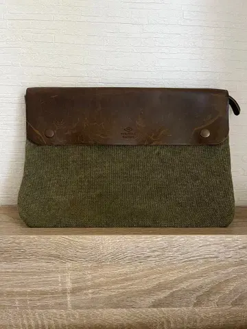 [백] 트래블러스 팩토리 캔버스 파우치 M 사이즈 올리브