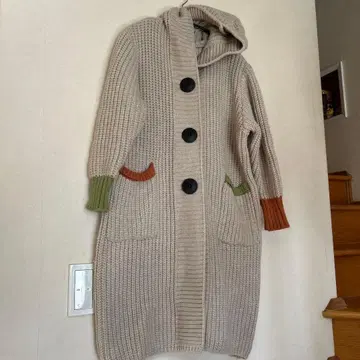 후드 부착 베이지 니트 가디건