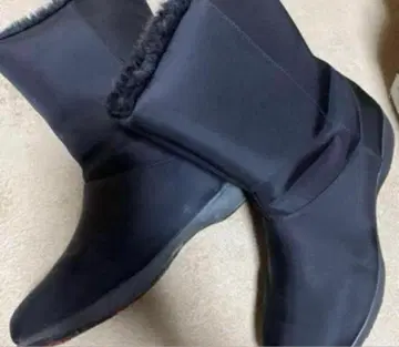 블랙 부츠 중 보아 따뜻한 사이즈 M??