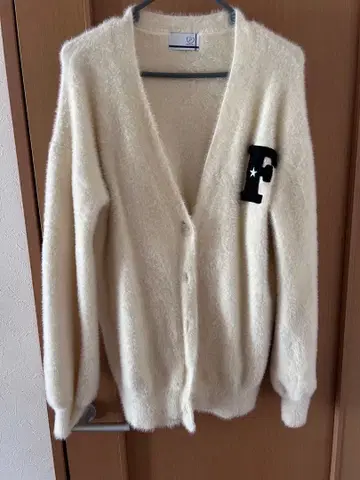 아이보리 F 자수 가디건 M 사이즈