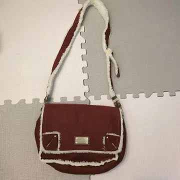 사만사 타바사 브라운 퍼 숄더백