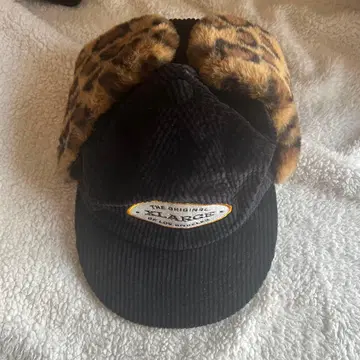 XLARGE 블랙 코듀로이 플라이트 캡 레오파드 무늬 퍼 포함