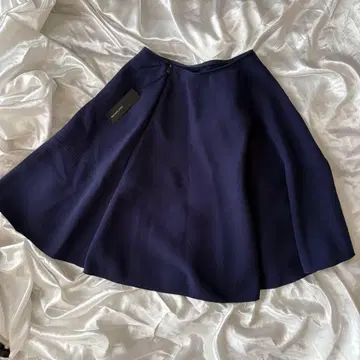 [택 포함 새상품] FOXEY NEWYORK 네이비 플레어 스커트 38