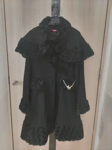 푸들 퍼 블랙 롱 코트