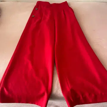 레드 와이드 팬츠 버튼 포함