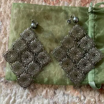 요네쿠라 료코 귀걸이 실버 그레이