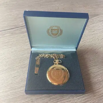 Yale Club 회중시계