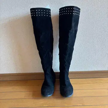 블랙 스터드 롱 부츠