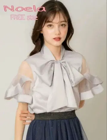 [ 택 포함 ] [ 미사용 새상품 ] 리본 포함 시스루 소매 블라우스