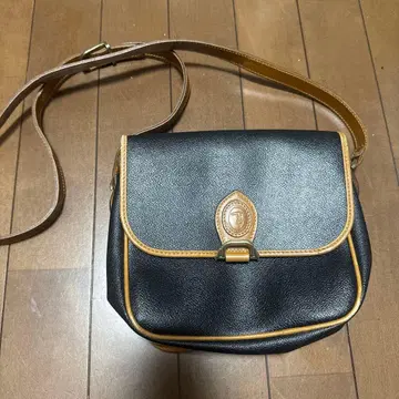 트루사르디 TRUSSARDI 합성 피혁 숄더백