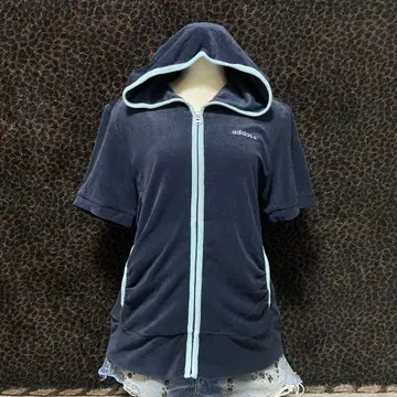 헤이세이 갸루 y2k 아디다스 반팔 후드티 파일 원단 로고 자수 BQ28