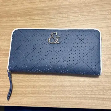 네이비 퀼팅 장지갑