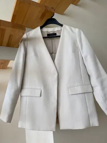 알아바일 노카라 벨티드 자켓