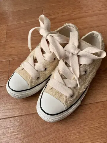 새상품 컨버스 보아 스니커즈 아이보리 24.5cm
