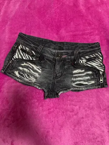 d.i.a. 제브라 패턴 포켓 데님 숏팬츠