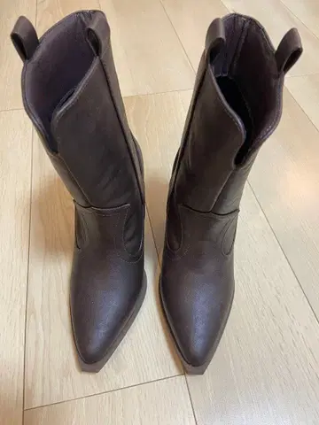 COCODEAL 다크 브라운 부츠 중간 굽