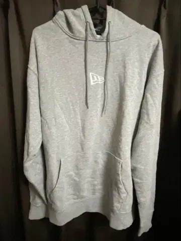 New Era 그레이 후드 부착 후드티