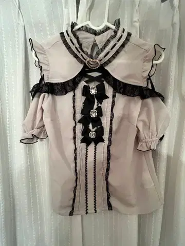 리즈리사 3개 리본 하트 초커 블라우스