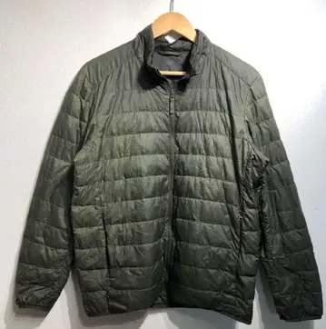 [UNIQLO] 울트라 라이트 다운 자켓 카키 M 사이즈 경량 아우터