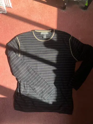 바나리파 코튼 100% 블랙 골드 스트라이프 긴팔 니트