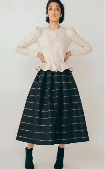 시착만 한 상품, 클리닝 완료! 덥스타 Sov. 플럼 스웨터