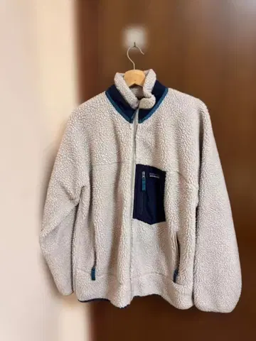 Patagonia 플리스 자켓 크림색
