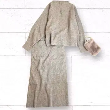 새상품급 미라 오웬 니트 롱 스커트 세트 베이지 울 혼방 S