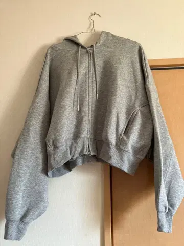 LOWRYS FARM 이번 시즌 ZIP 숏 후디