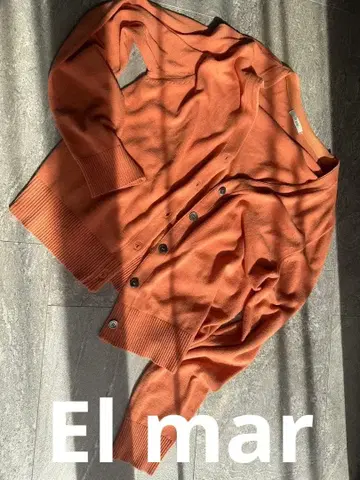El mar 오렌지 컬러 버튼 가디건