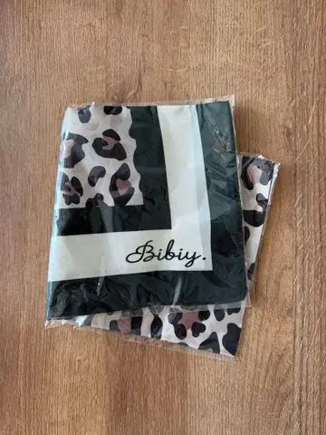 Bibiy 스카프