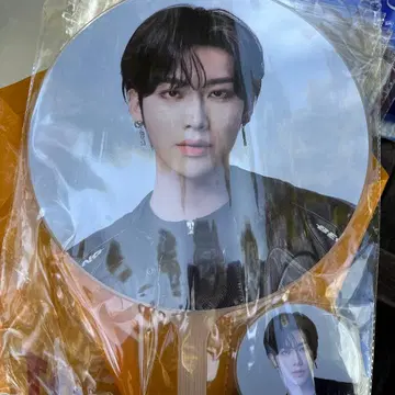 ZEROBASEONE 리키 부채