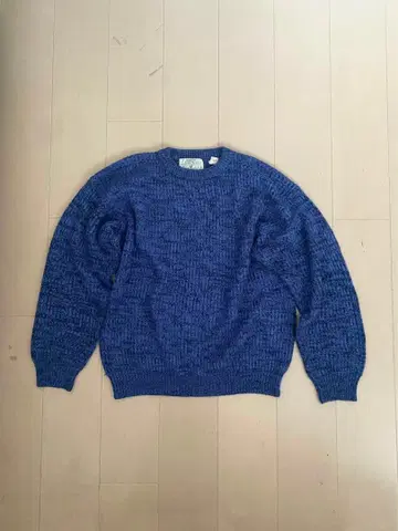 네이비 긴팔 니트 스웨터 파랑 블루