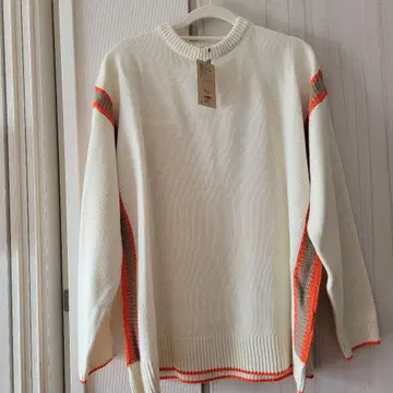 아이보리 긴팔 니트 스웨터 스트라이프