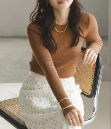 noble 리브 쿨넥 니트 베이지